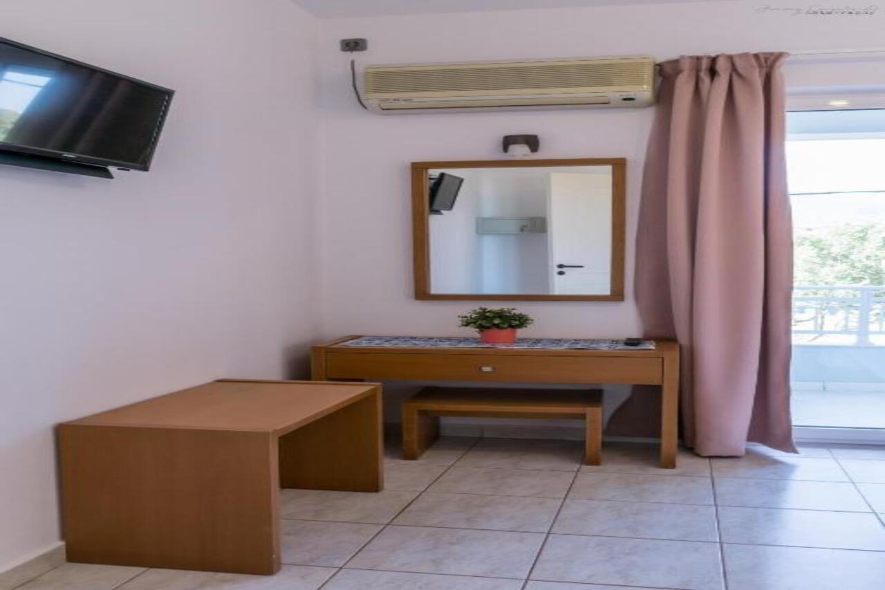 Sotirios Apartments Karpathos Extérieur photo